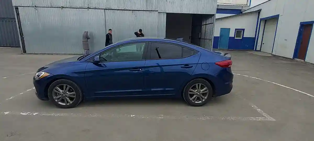 Hyundai Elantra 2016 года за 8 000 000 тг. в Атырау
