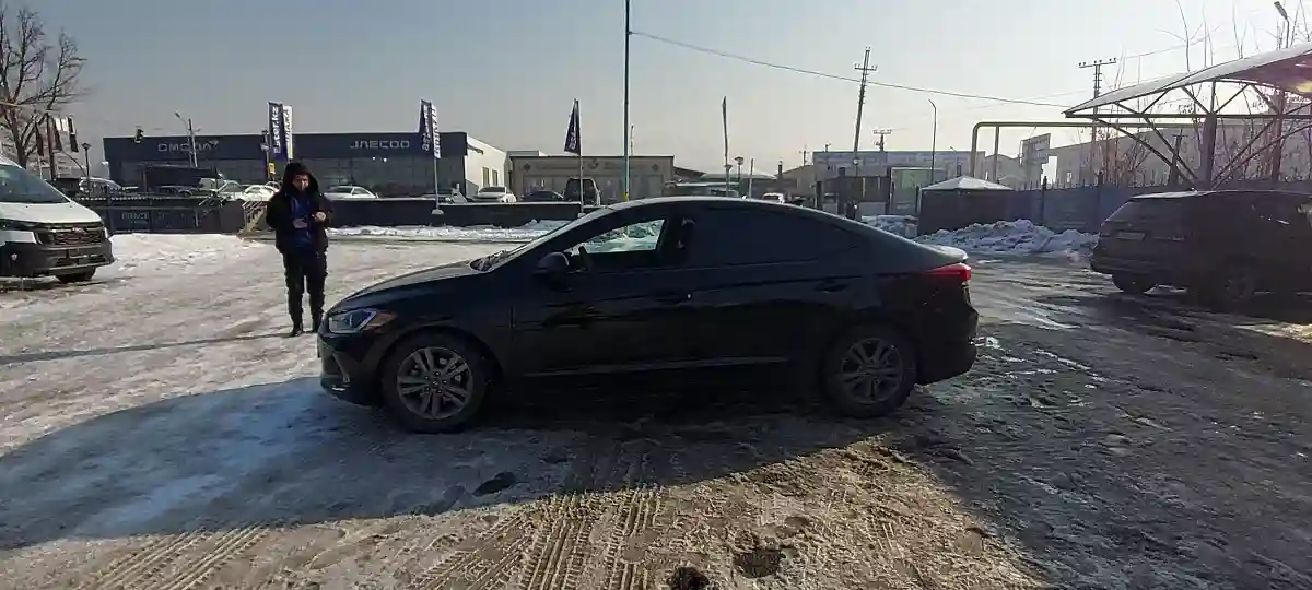 Hyundai Elantra 2018 года за 8 600 000 тг. в Алматы