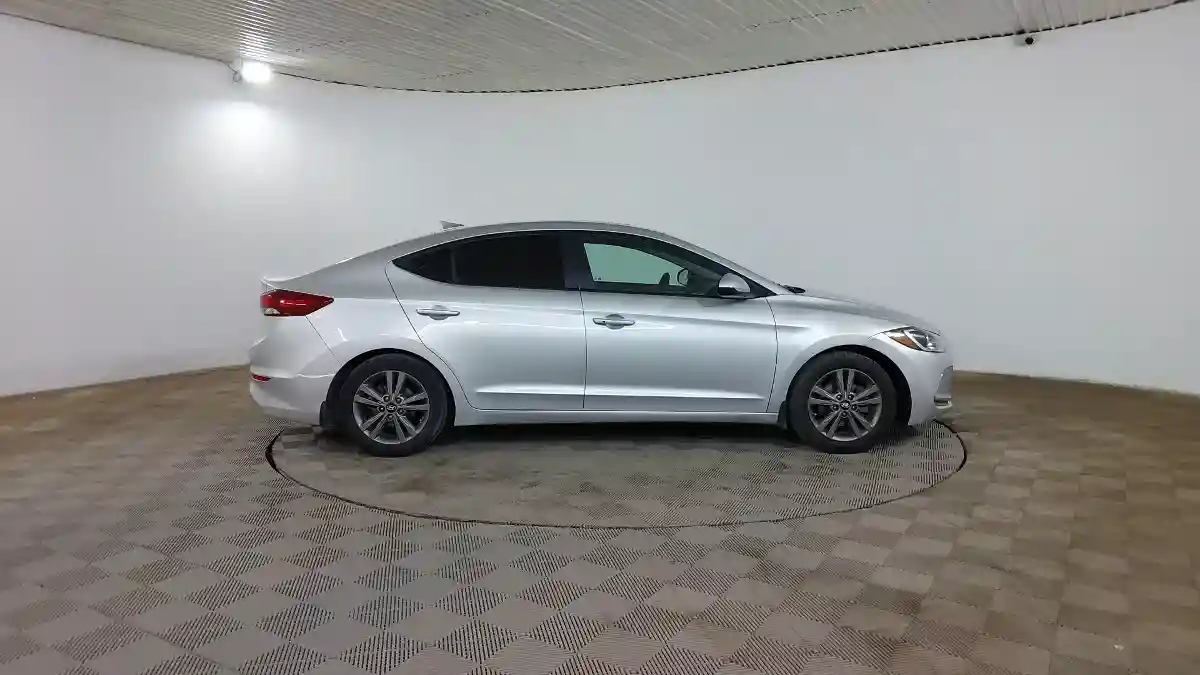 Hyundai Elantra 2018 года за 6 490 000 тг. в Шымкент
