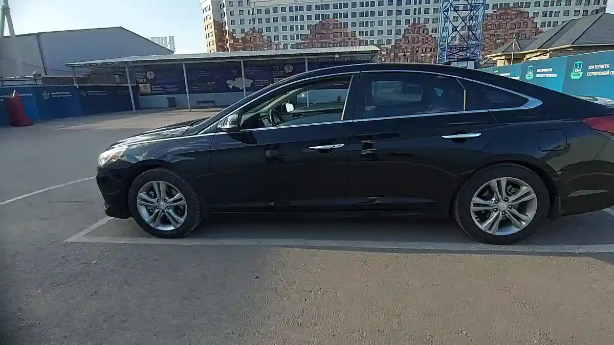 Hyundai Sonata 2017 года за 10 000 000 тг. в Шымкент