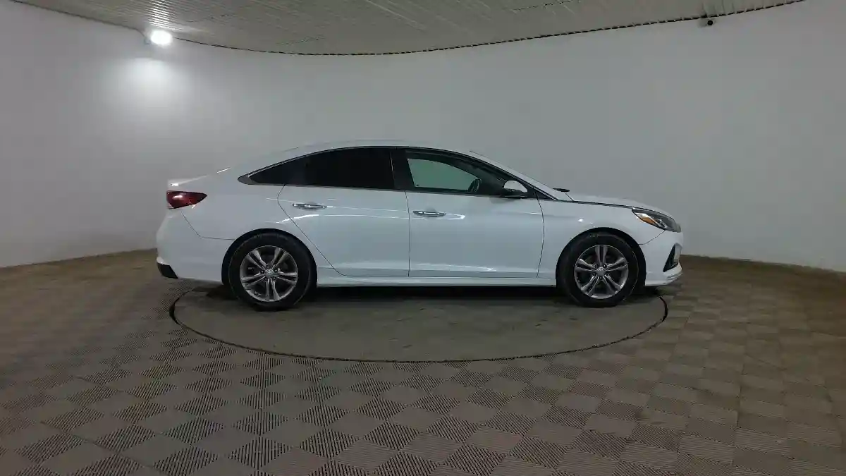 Hyundai Sonata 2017 года за 9 000 000 тг. в Шымкент