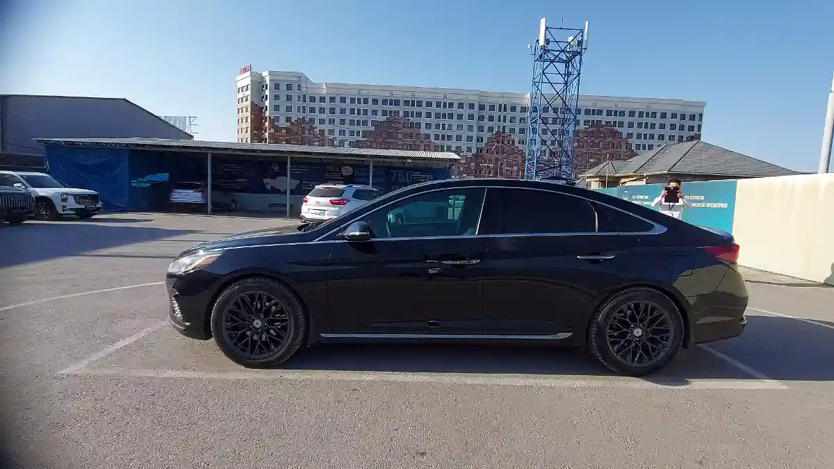 Hyundai Sonata 2018 года за 9 500 000 тг. в Шымкент