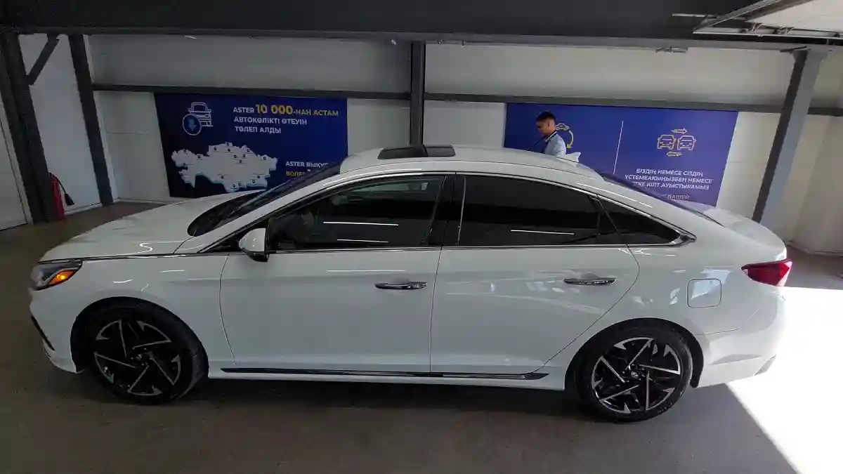 Hyundai Sonata 2019 года за 12 341 000 тг. в Астана