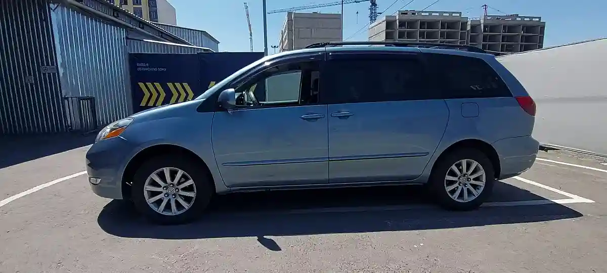 Toyota Sienna 2005 года за 8 000 000 тг. в Алматы
