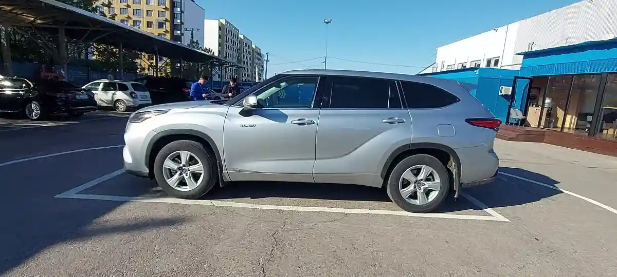 Toyota Highlander 2021 года за 22 000 000 тг. в Алматы