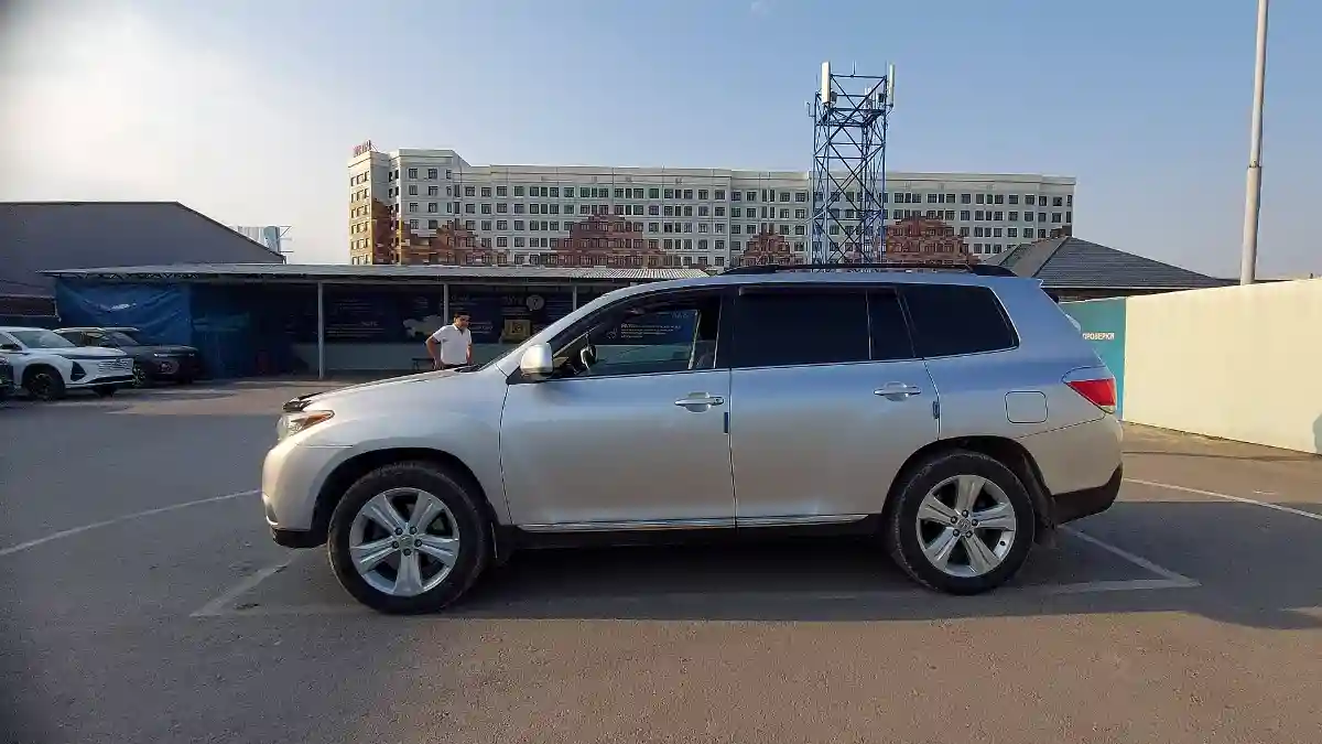 Toyota Highlander 2011 года за 12 000 000 тг. в Шымкент