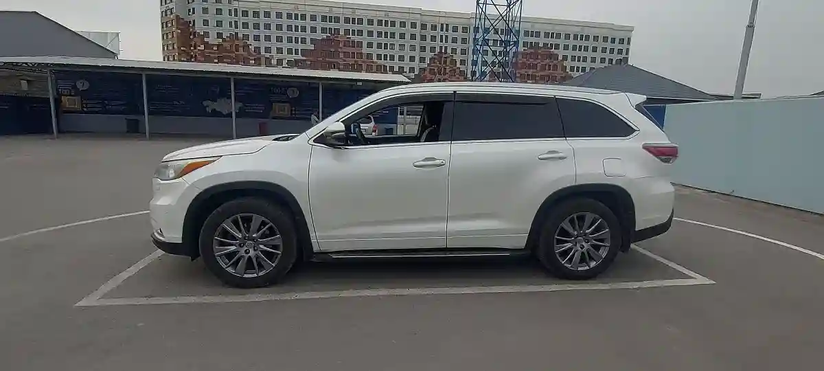 Toyota Highlander 2014 года за 17 000 000 тг. в Шымкент