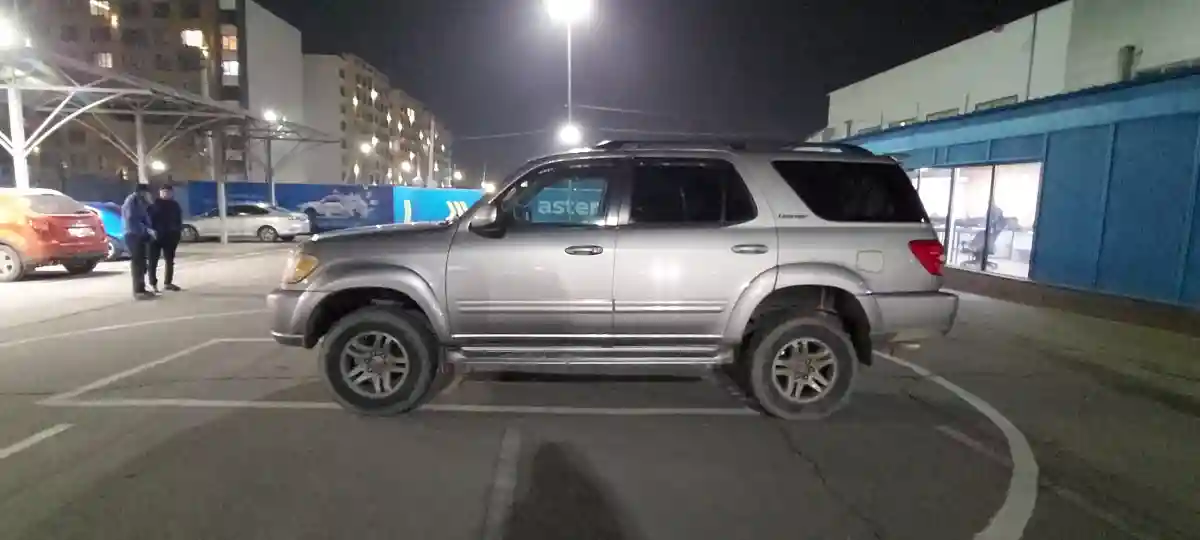 Toyota Sequoia 2005 года за 7 500 000 тг. в Алматы