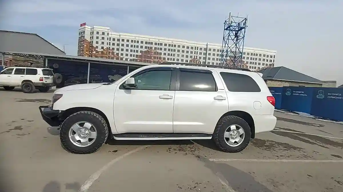 Toyota Sequoia 2008 года за 13 000 000 тг. в Шымкент