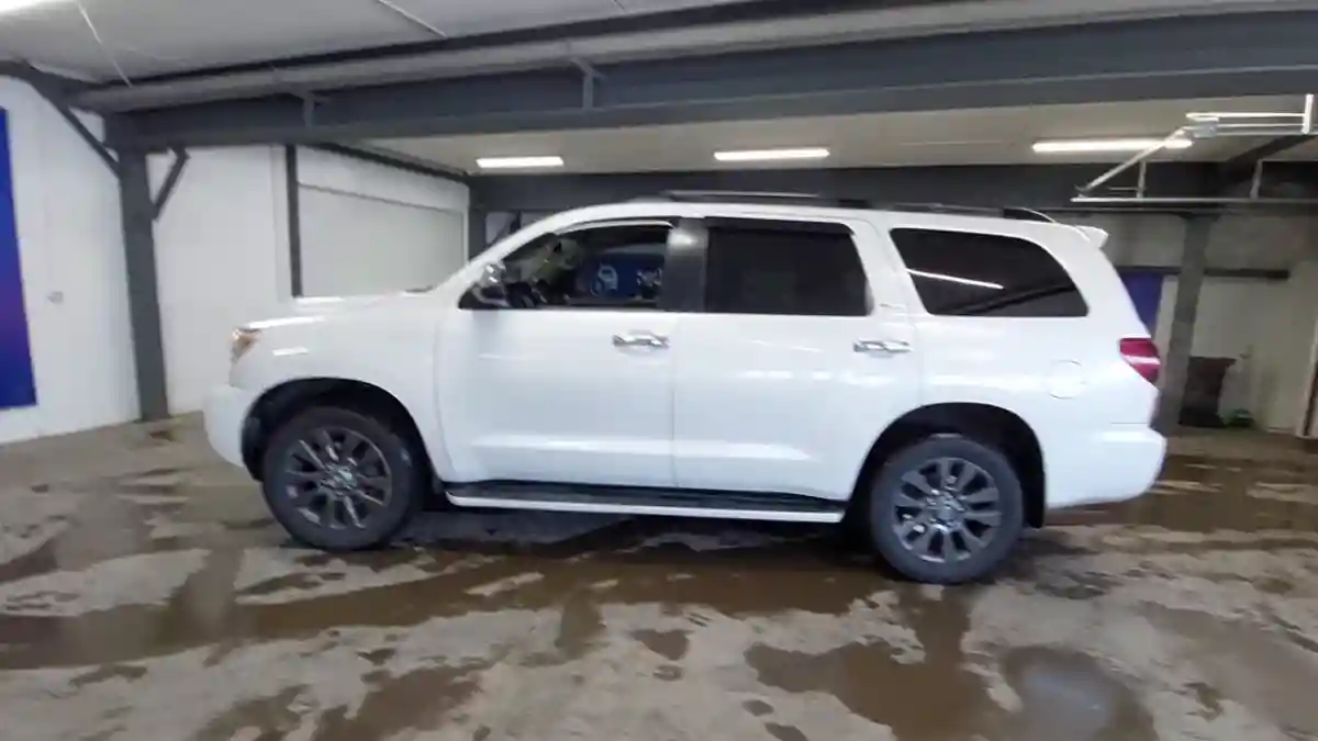 Toyota Sequoia 2007 года за 17 100 000 тг. в Астана