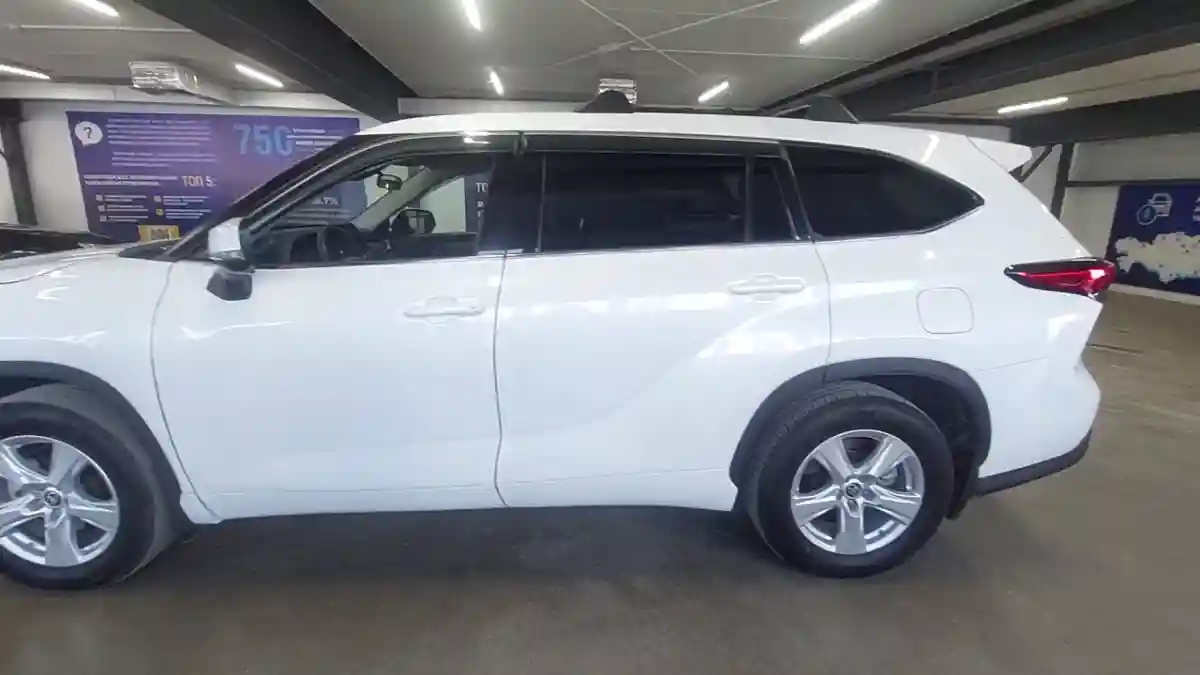 Toyota Highlander 2022 года за 20 000 000 тг. в Астана