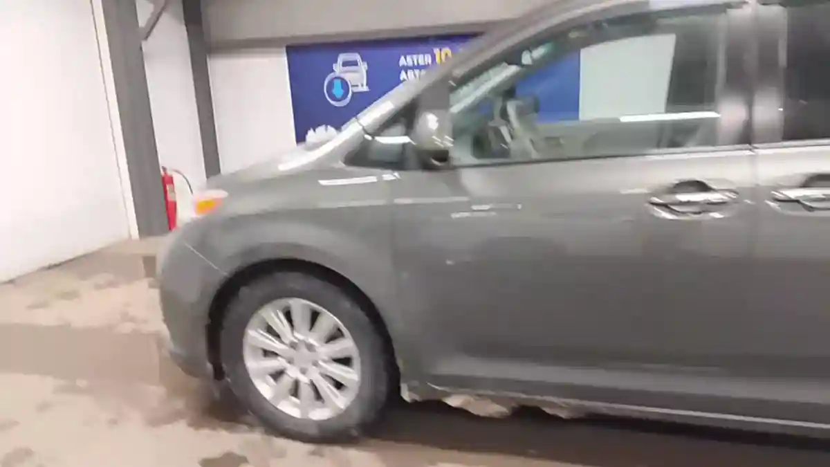 Toyota Sienna 2014 года за 11 000 000 тг. в Астана