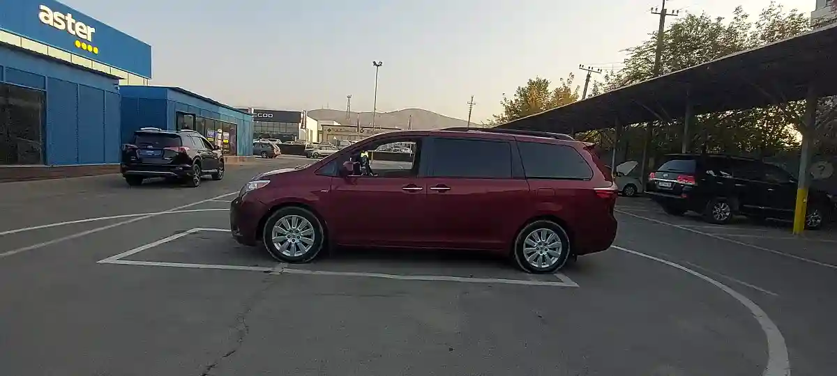Toyota Sienna 2016 года за 14 500 000 тг. в Алматы