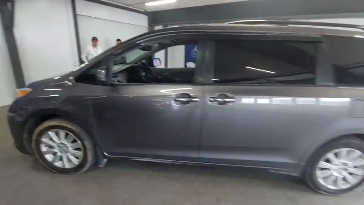 Toyota Sienna 2016 года за 14 500 000 тг. в Астана