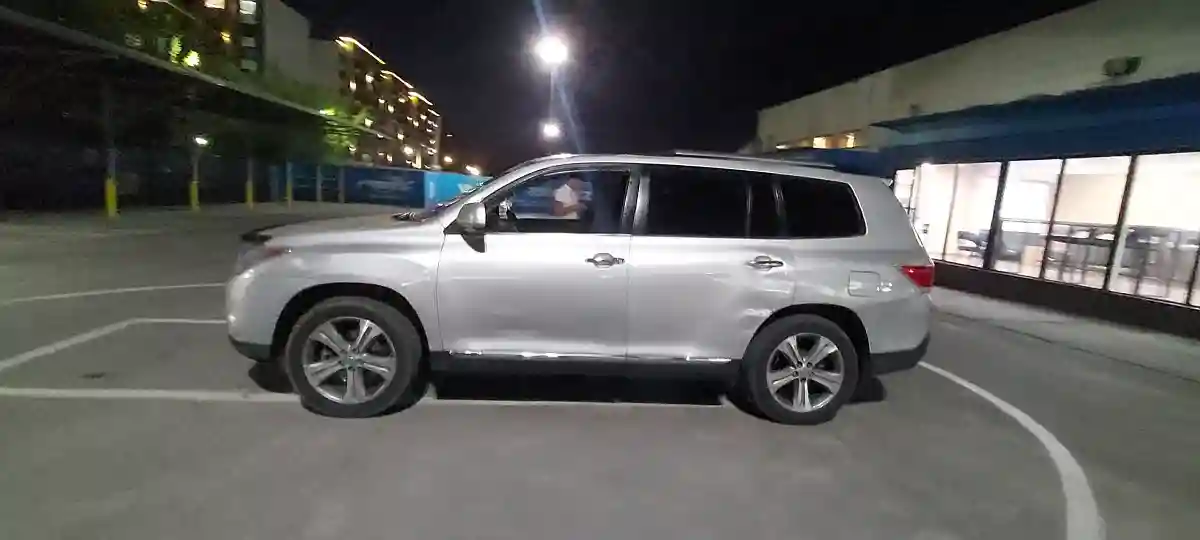 Toyota Highlander 2012 года за 12 000 000 тг. в Алматы