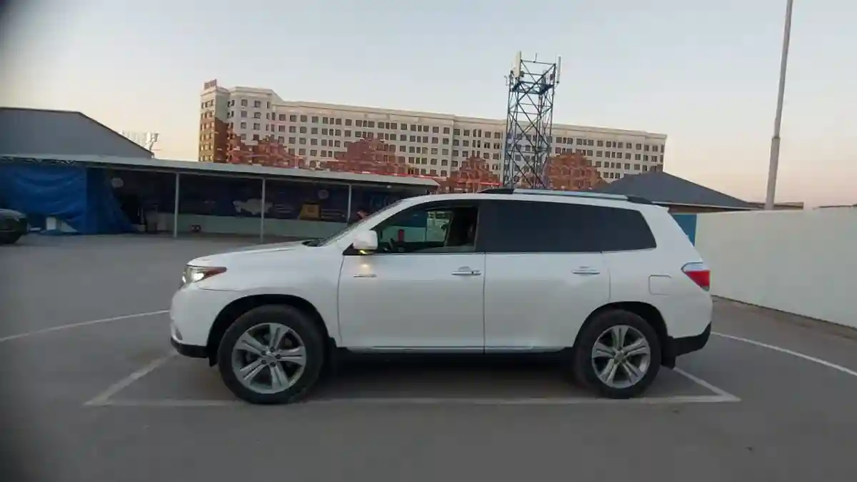 Toyota Highlander 2013 года за 13 000 000 тг. в Шымкент