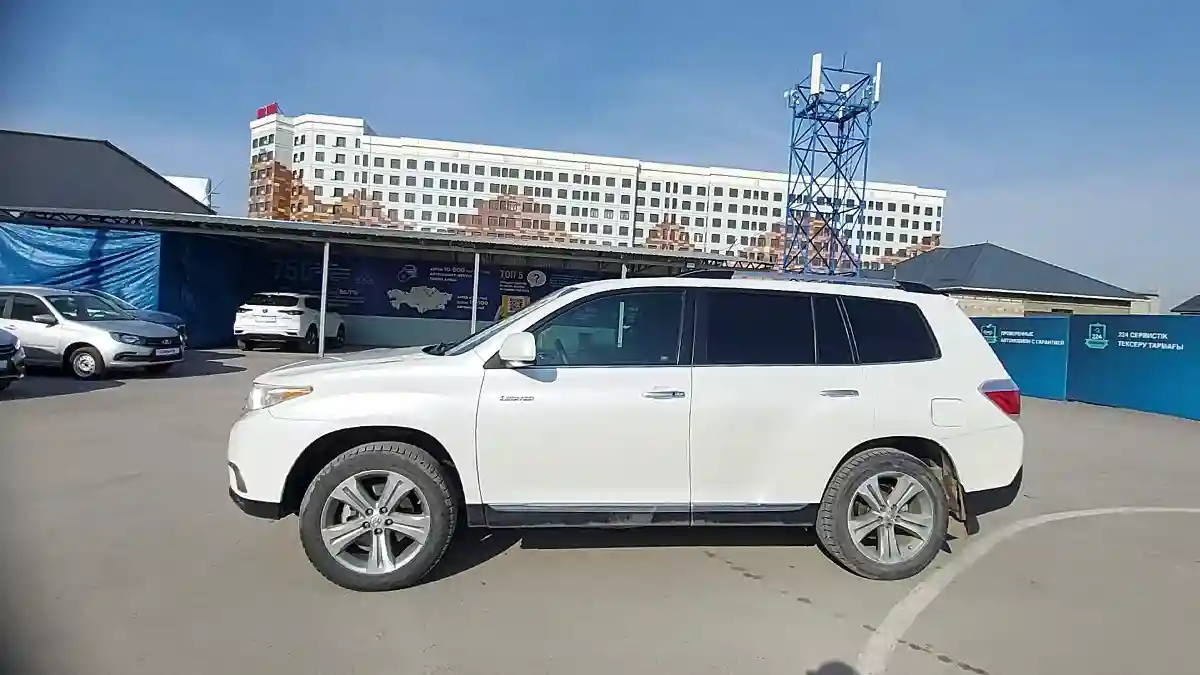 Toyota Highlander 2012 года за 12 000 000 тг. в Шымкент