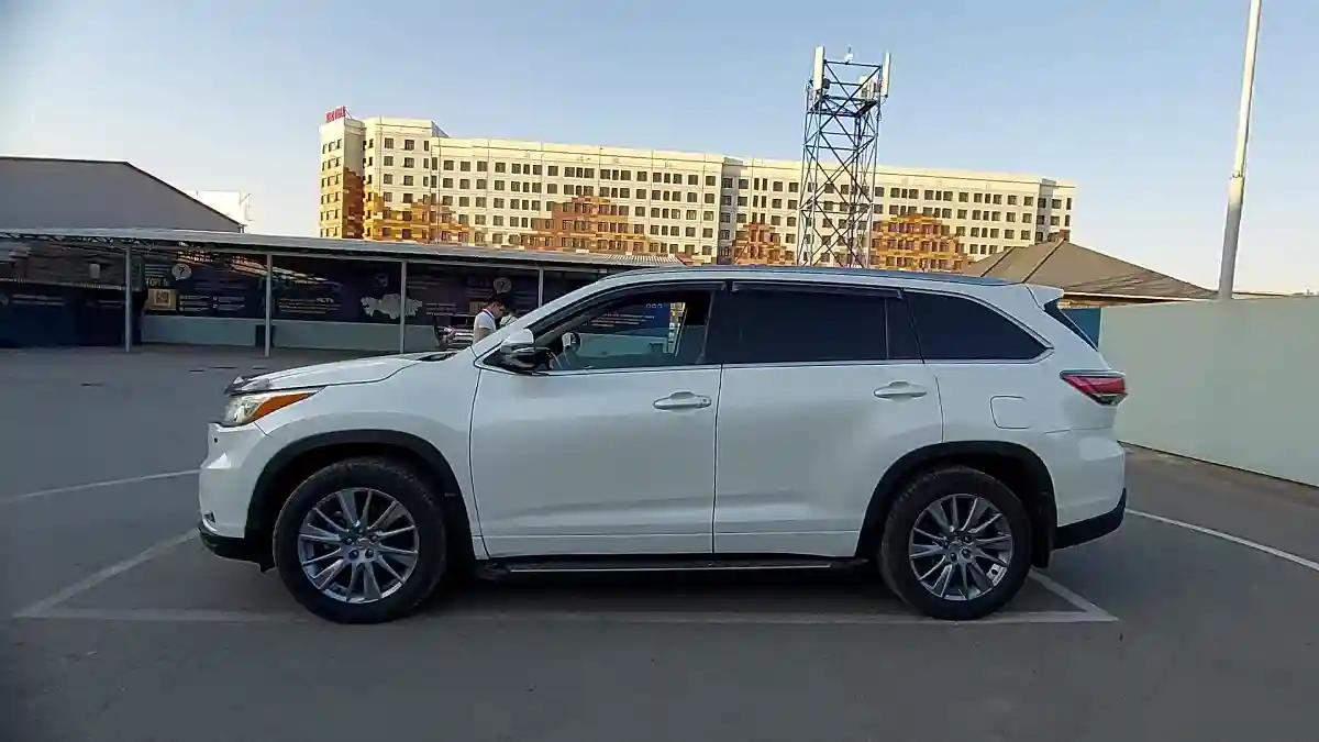 Toyota Highlander 2015 года за 15 000 000 тг. в Шымкент