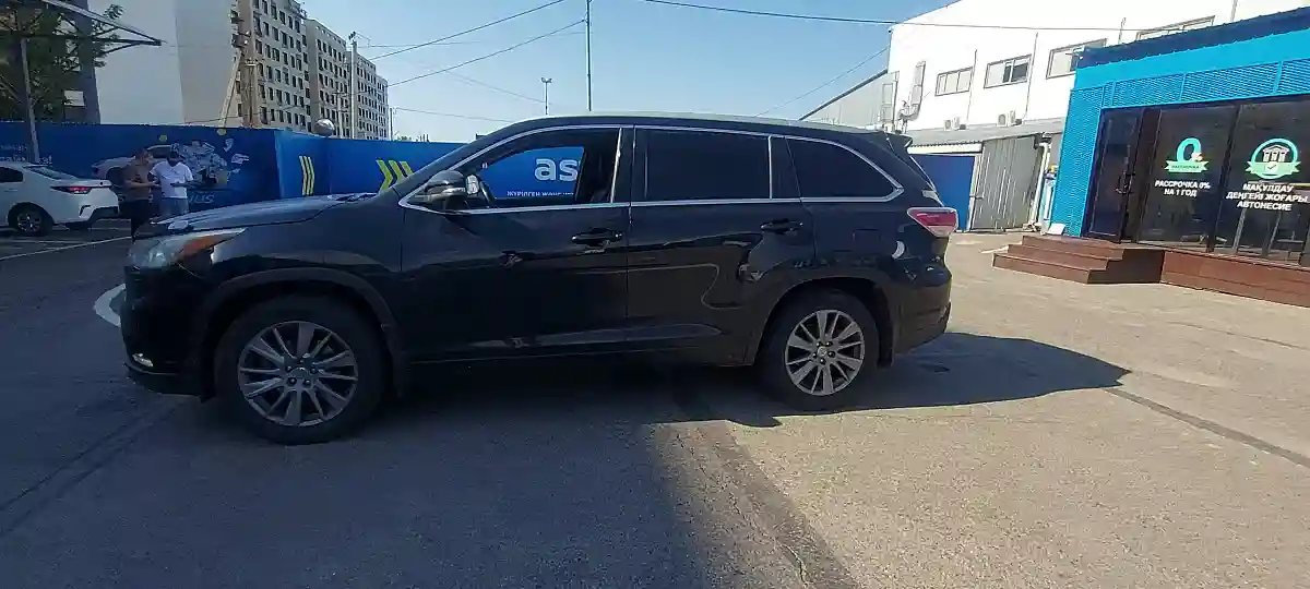 Toyota Highlander 2014 года за 14 500 000 тг. в Алматы