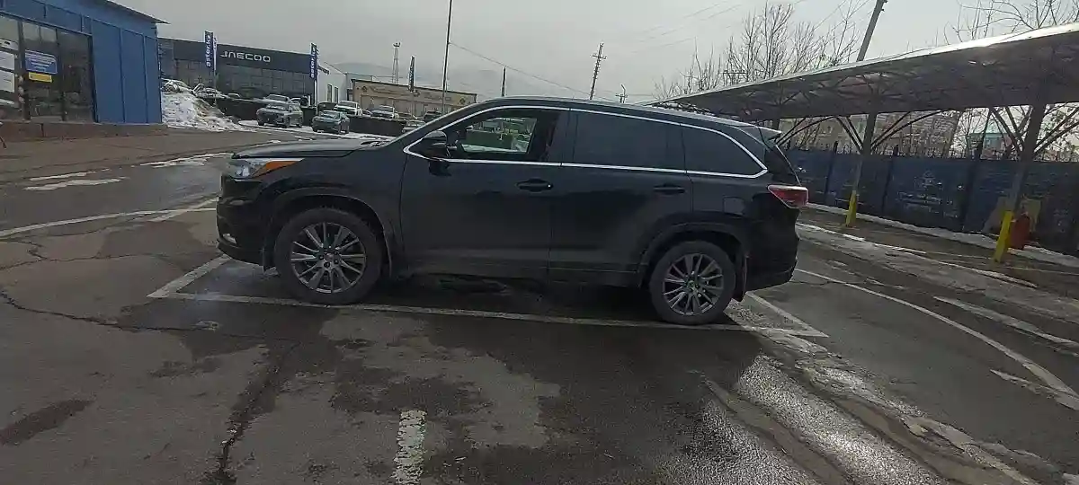 Toyota Highlander 2014 года за 16 000 000 тг. в Алматы