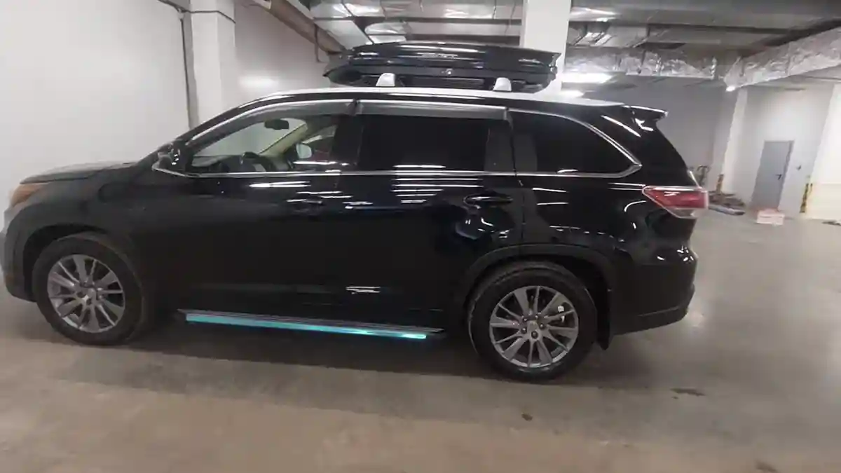 Toyota Highlander 2015 года за 15 550 000 тг. в Астана