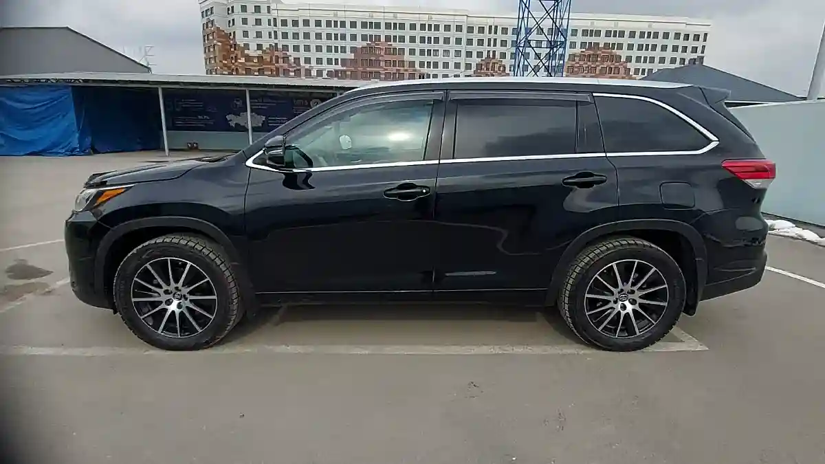 Toyota Highlander 2019 года за 22 000 000 тг. в Шымкент