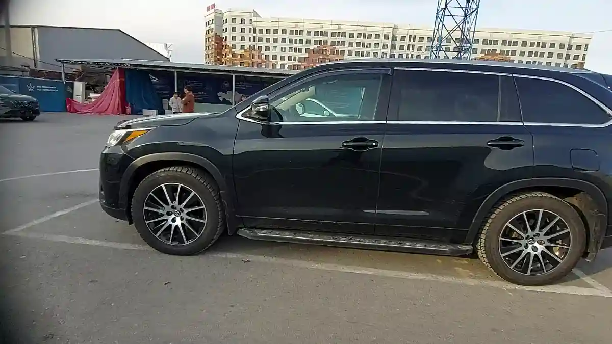 Toyota Highlander 2016 года за 16 000 000 тг. в Шымкент