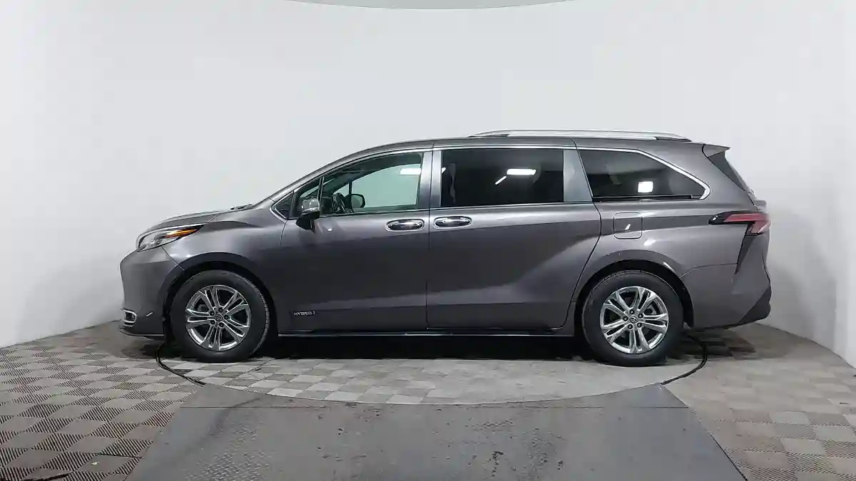 Toyota Sienna 2020 года за 25 900 000 тг. в Астана