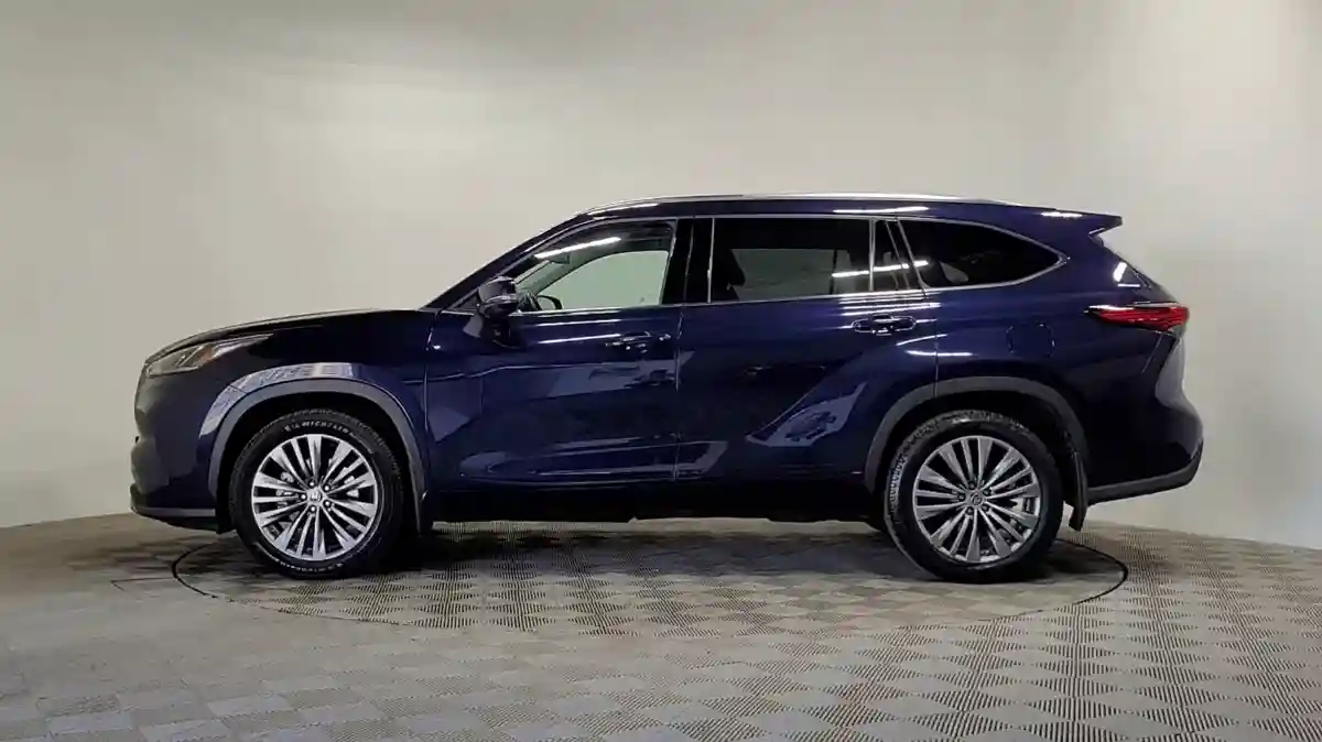 Toyota Highlander 2021 года за 26 000 000 тг. в Алматы