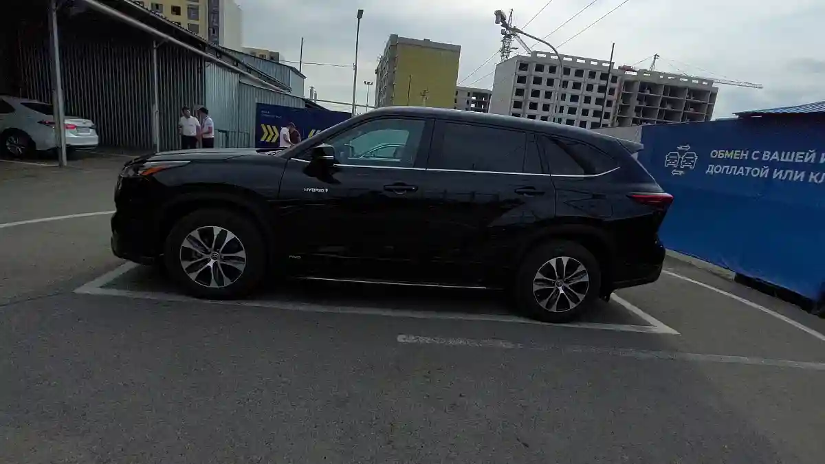 Toyota Highlander 2021 года за 25 000 000 тг. в Алматы