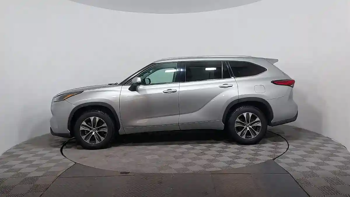 Toyota Highlander 2021 года за 20 500 000 тг. в Астана