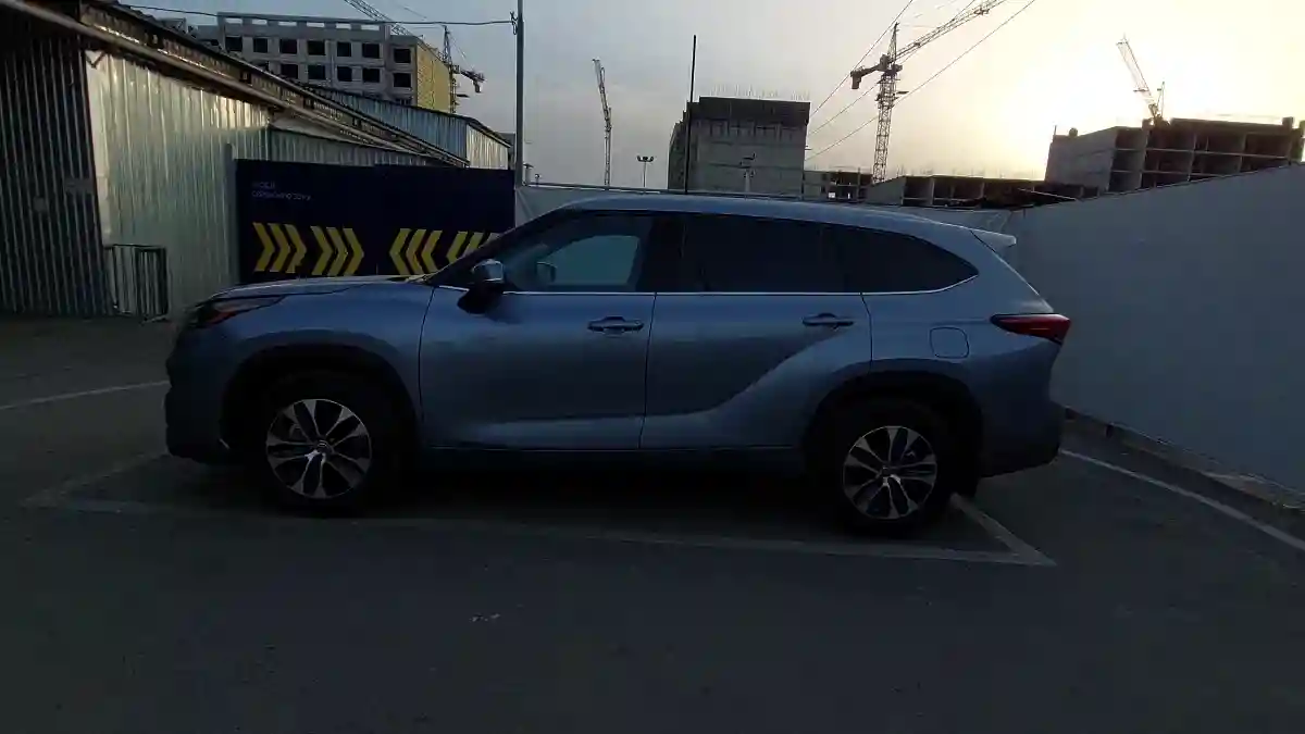 Toyota Highlander 2022 года за 32 000 000 тг. в Алматы