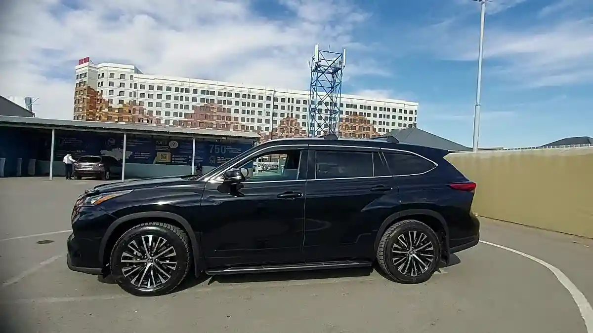 Toyota Highlander 2021 года за 23 000 000 тг. в Шымкент