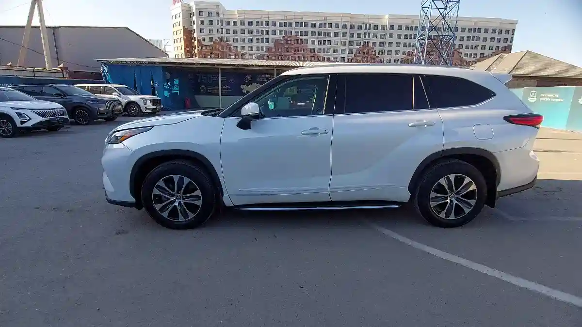 Toyota Highlander 2022 года за 30 000 000 тг. в Шымкент