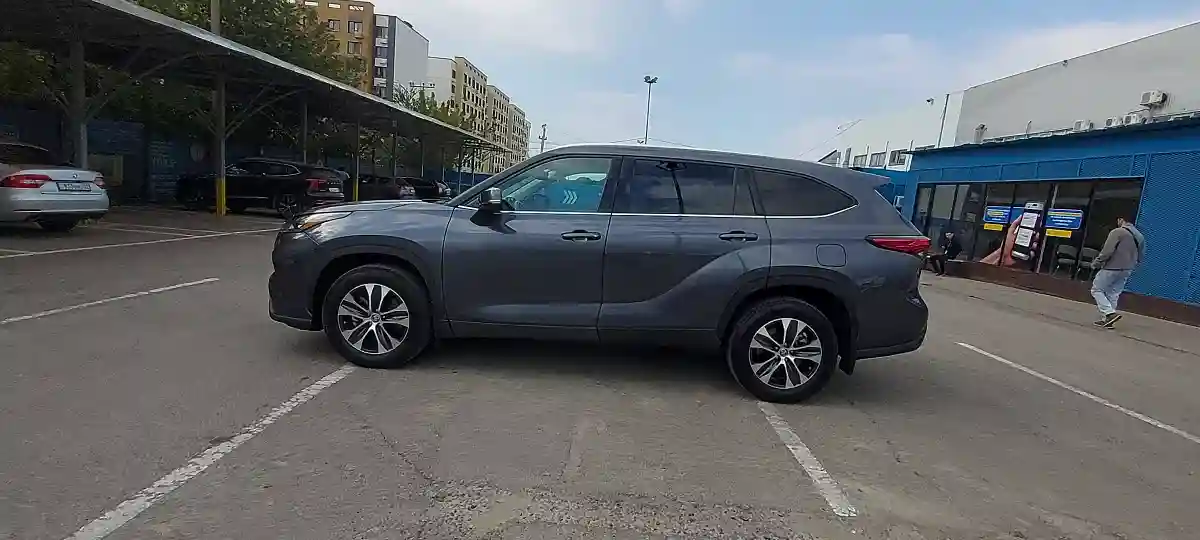 Toyota Highlander 2020 года за 17 000 000 тг. в Алматы