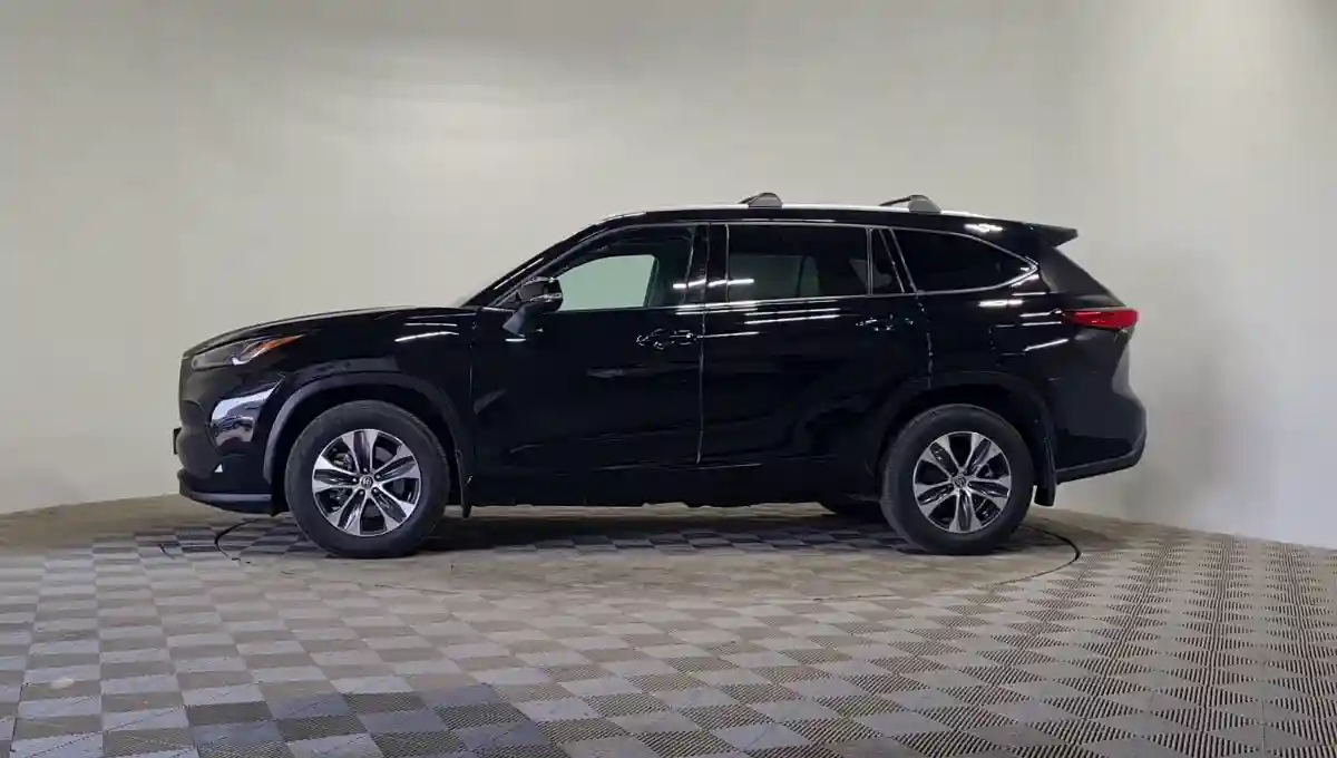 Toyota Highlander 2022 года за 21 000 000 тг. в Алматы
