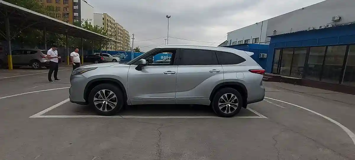 Toyota Highlander 2021 года за 20 000 000 тг. в Алматы