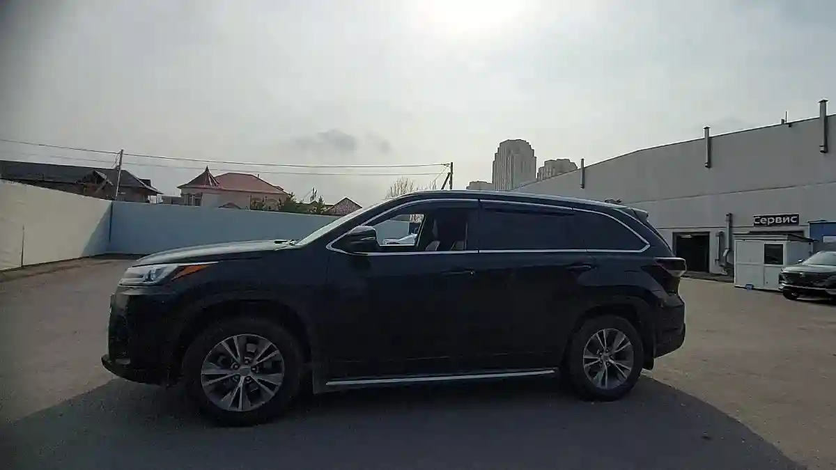 Toyota Highlander 2015 года за 15 000 000 тг. в Шымкент
