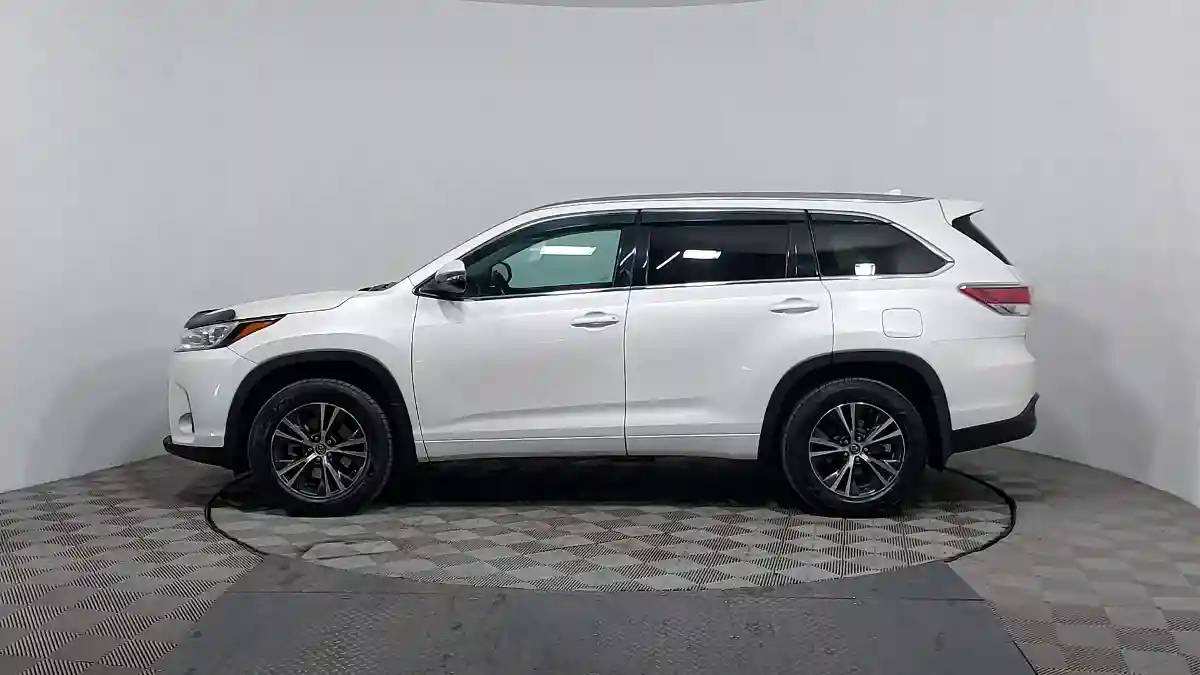 Toyota Highlander 2016 года за 15 900 000 тг. в Астана