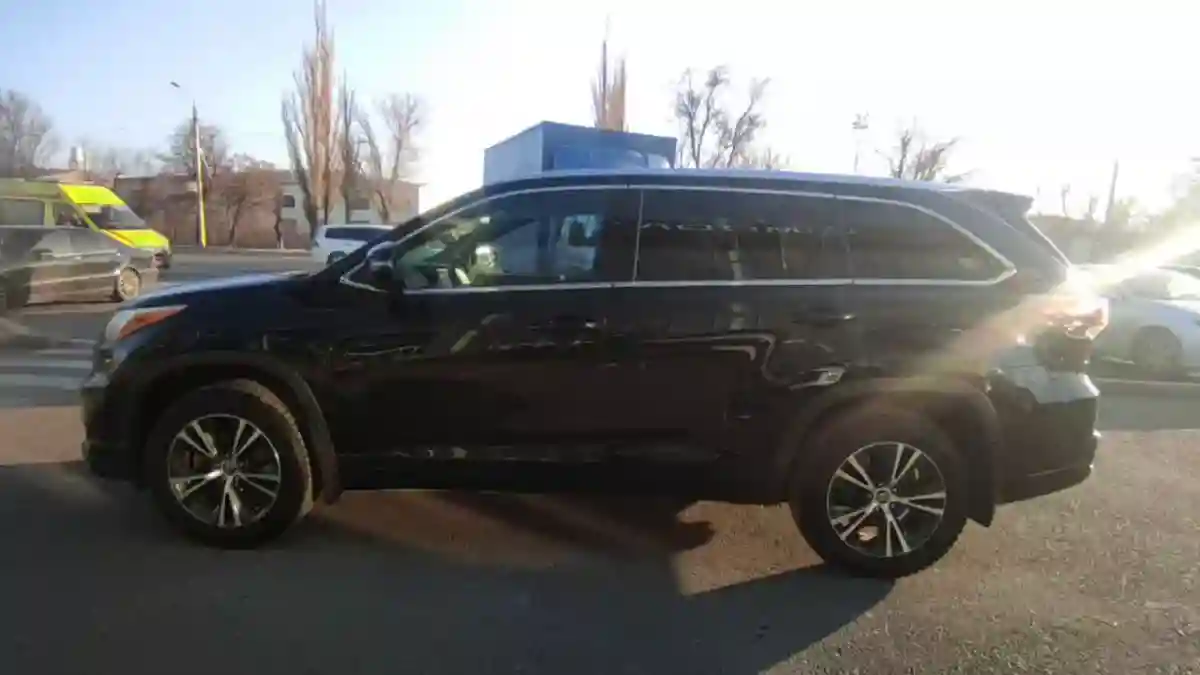 Toyota Highlander 2016 года за 14 500 000 тг. в Тараз