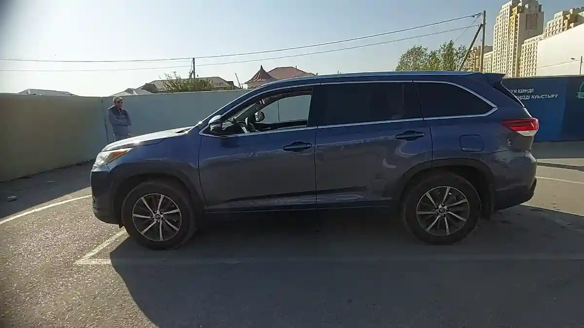 Toyota Highlander 2018 года за 18 300 000 тг. в Шымкент