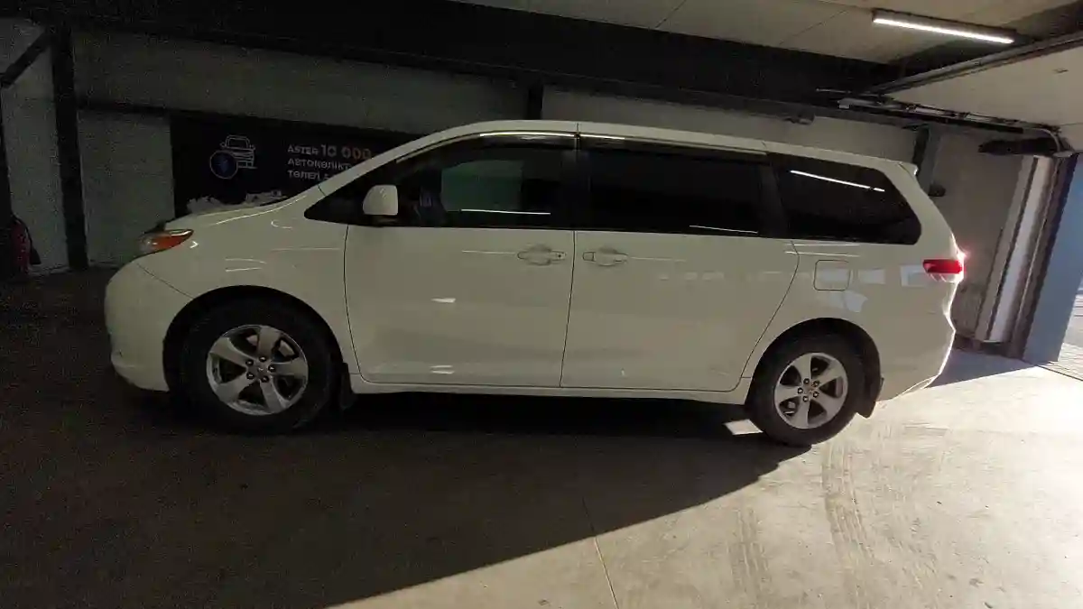 Toyota Sienna 2012 года за 12 500 000 тг. в Астана