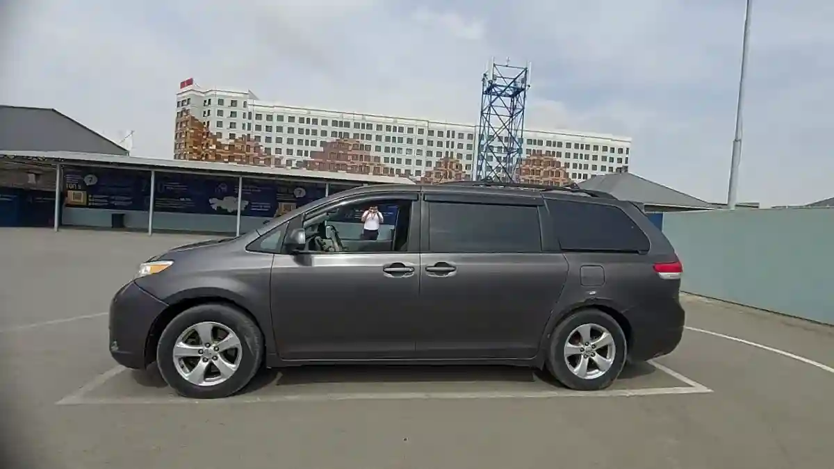 Toyota Sienna 2013 года за 10 000 000 тг. в Шымкент