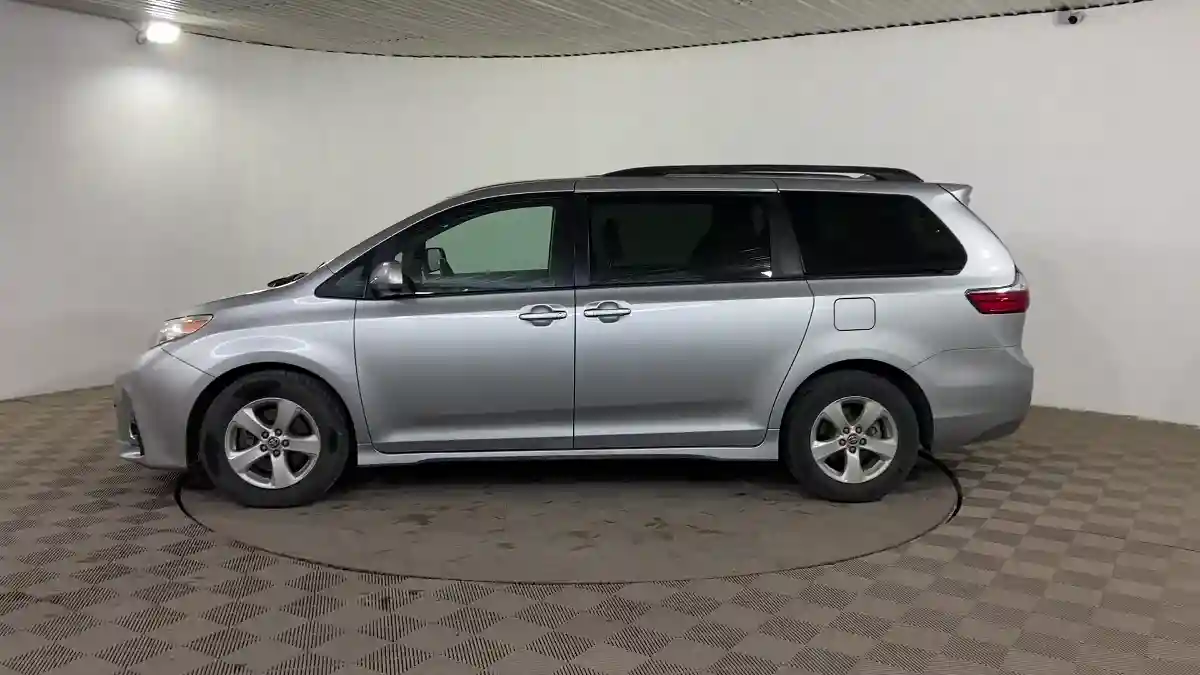 Toyota Sienna 2020 года за 17 400 000 тг. в Шымкент