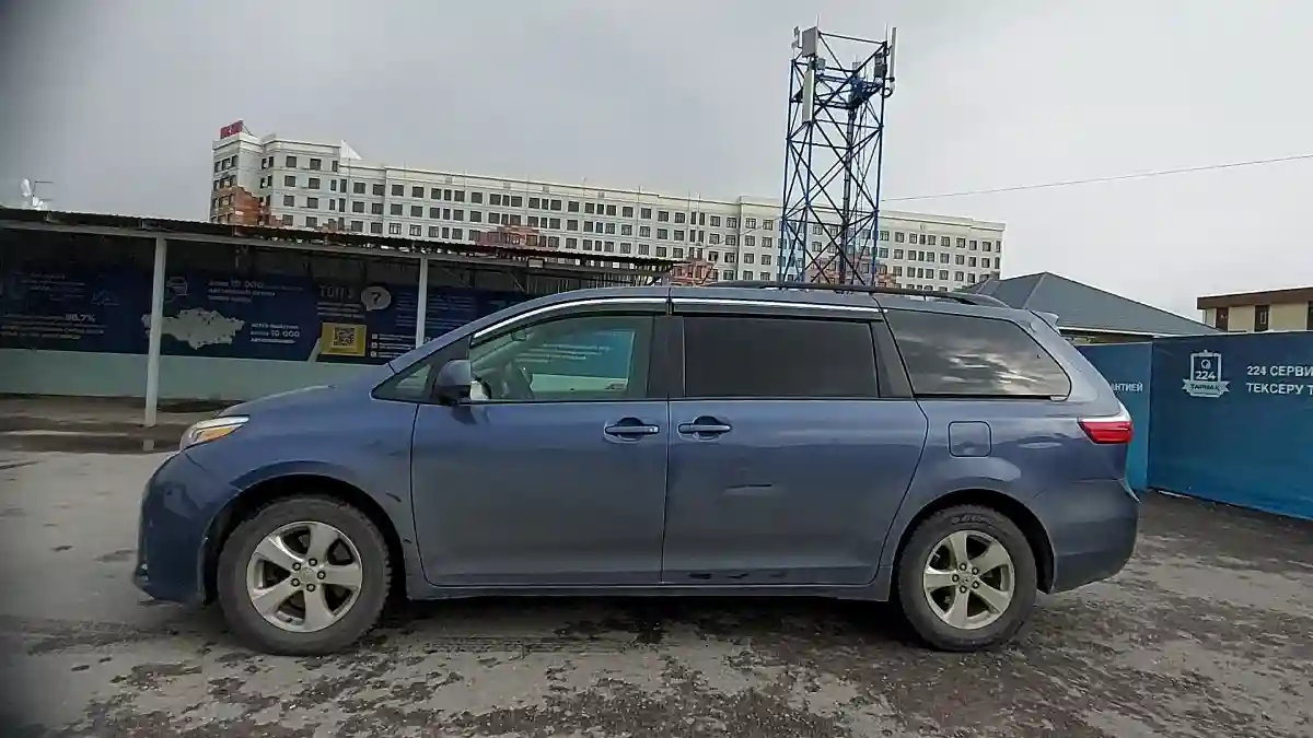 Toyota Sienna 2016 года за 13 000 000 тг. в Шымкент