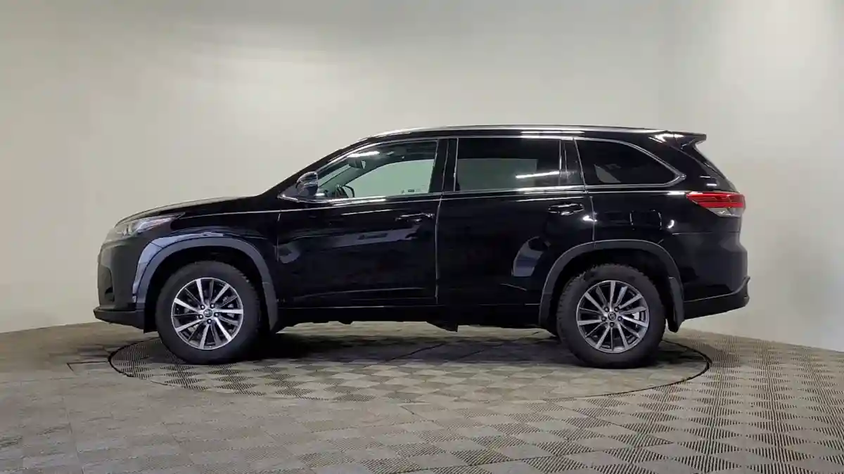 Toyota Highlander 2018 года за 16 490 000 тг. в Алматы