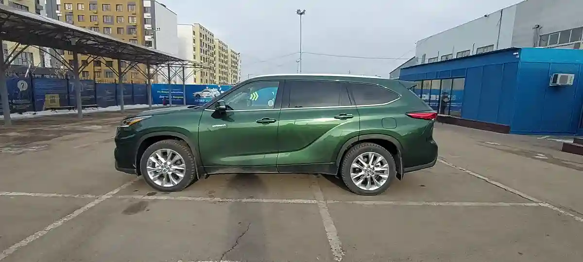 Toyota Highlander 2023 года за 28 000 000 тг. в Алматы