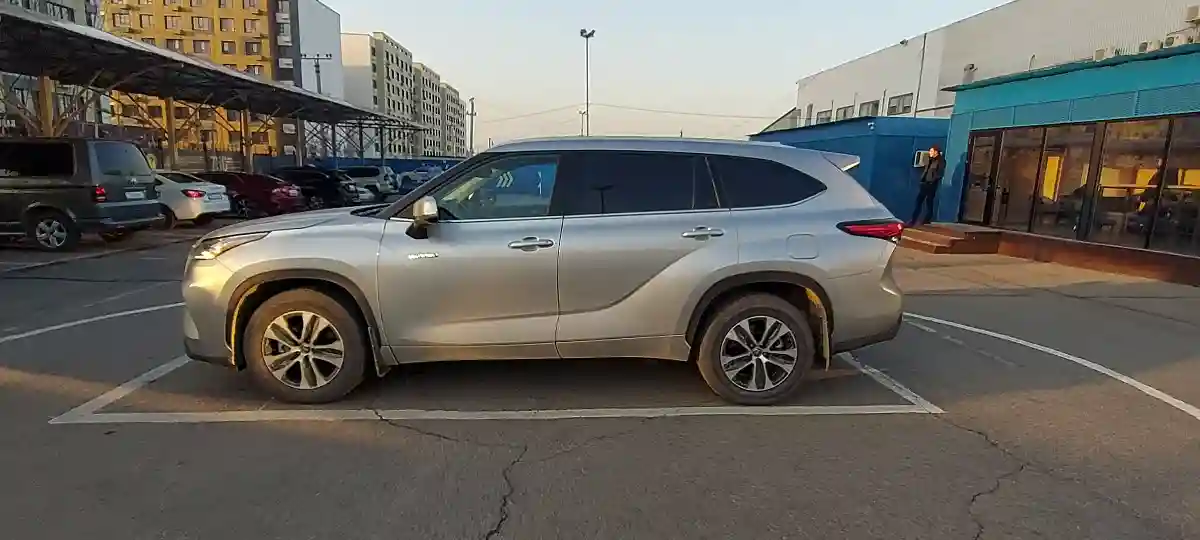 Toyota Highlander 2022 года за 23 500 000 тг. в Алматы