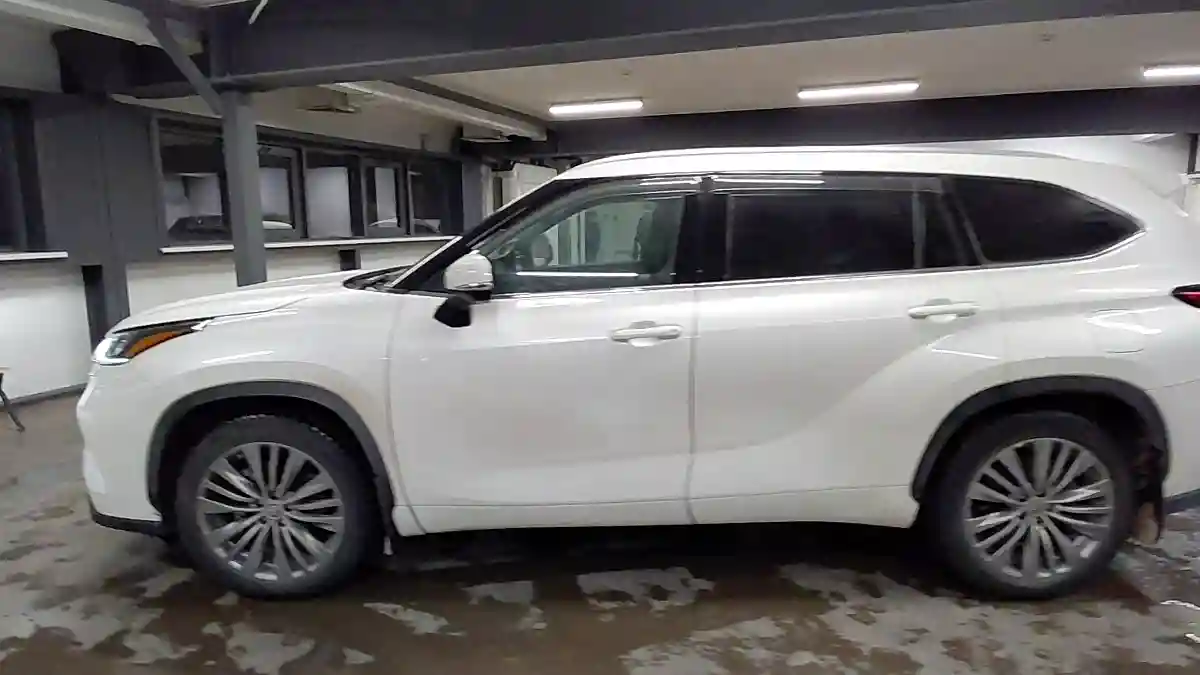 Toyota Highlander 2020 года за 23 500 000 тг. в Астана