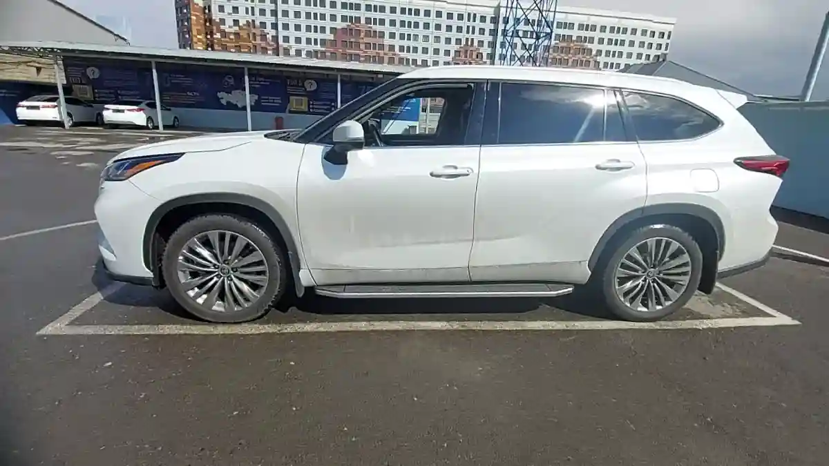 Toyota Highlander 2022 года за 30 000 000 тг. в Шымкент